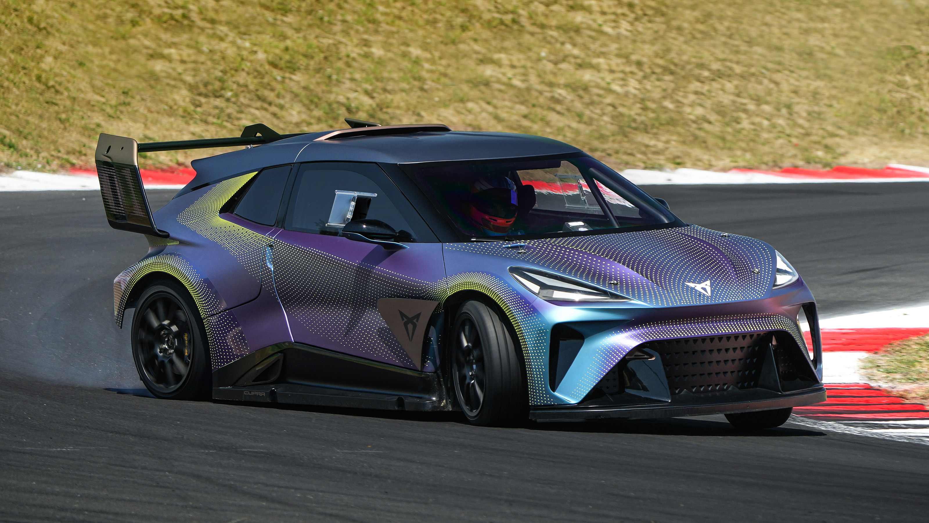 Cupra Urban Rebel Concept - front cornering