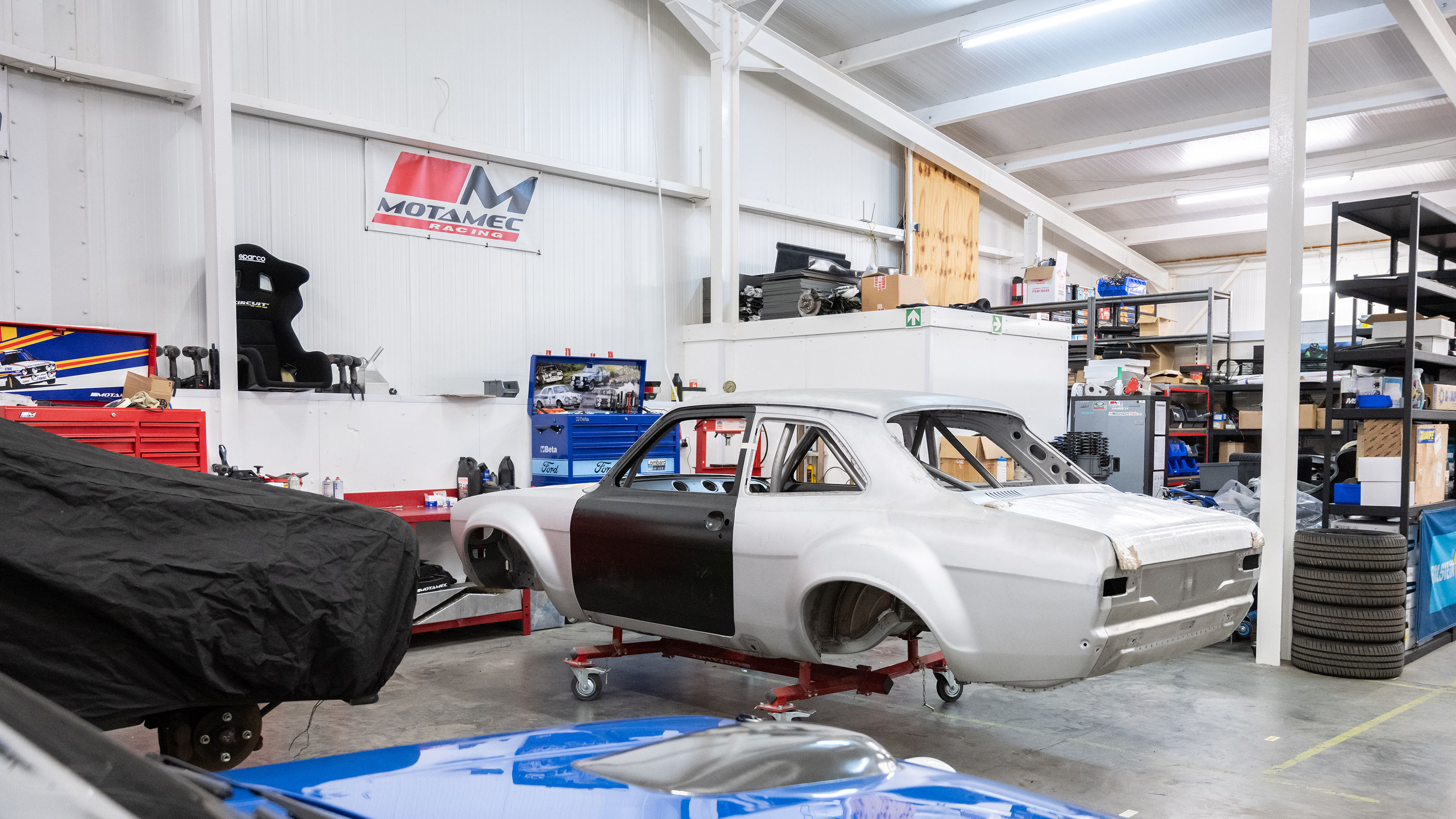 Ford Escort MST red-rocket - bodyshell