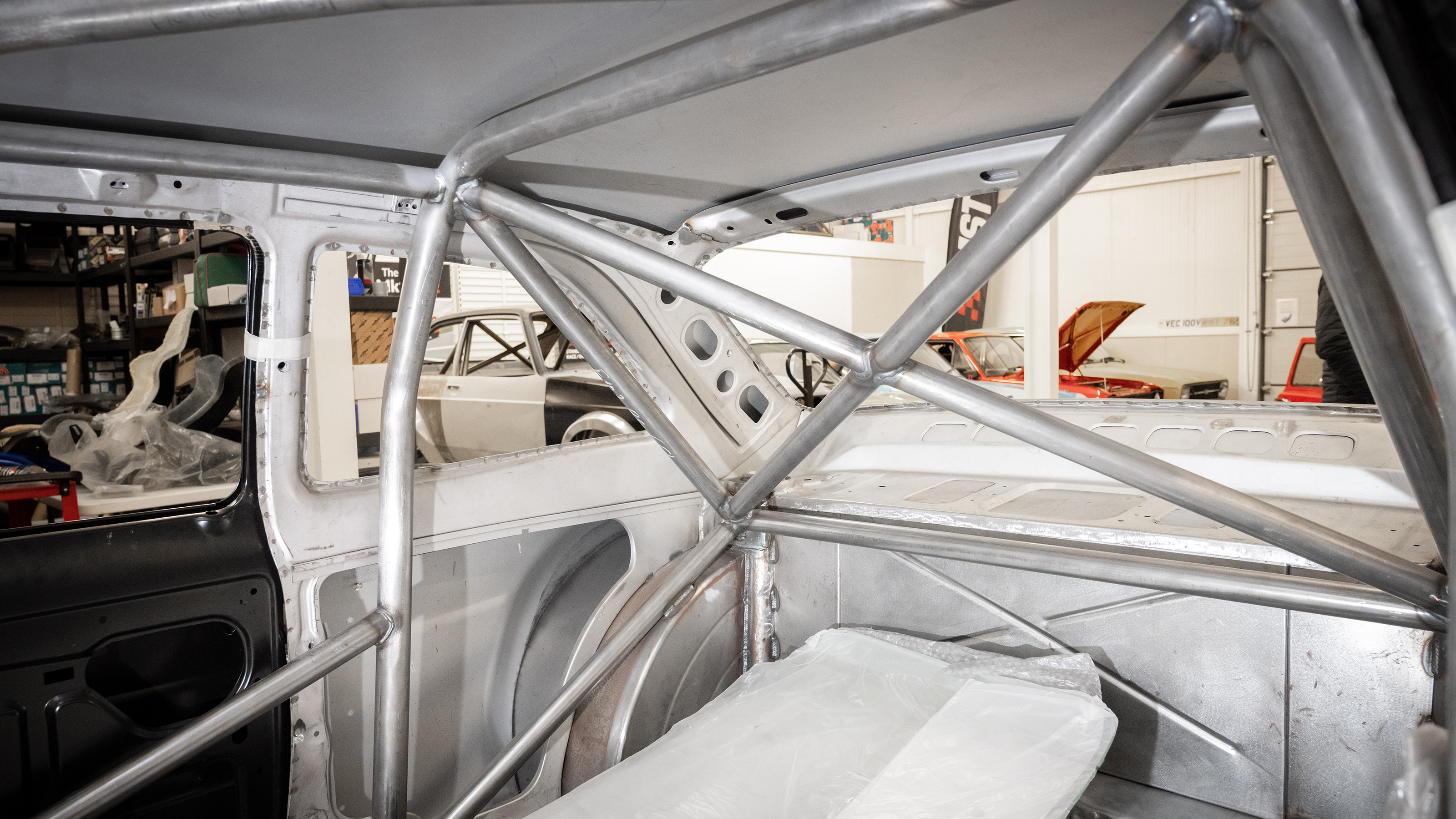 Ford Escort MST red-rocket - interior structure 2