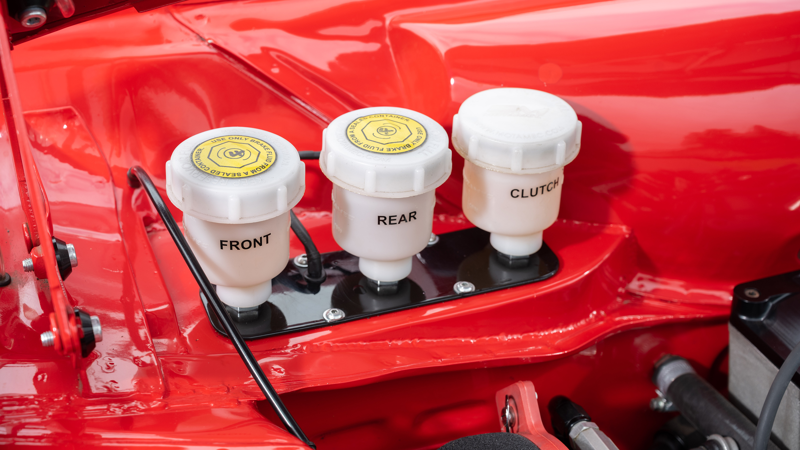 Ford Escort MST red-rocket - reservoirs