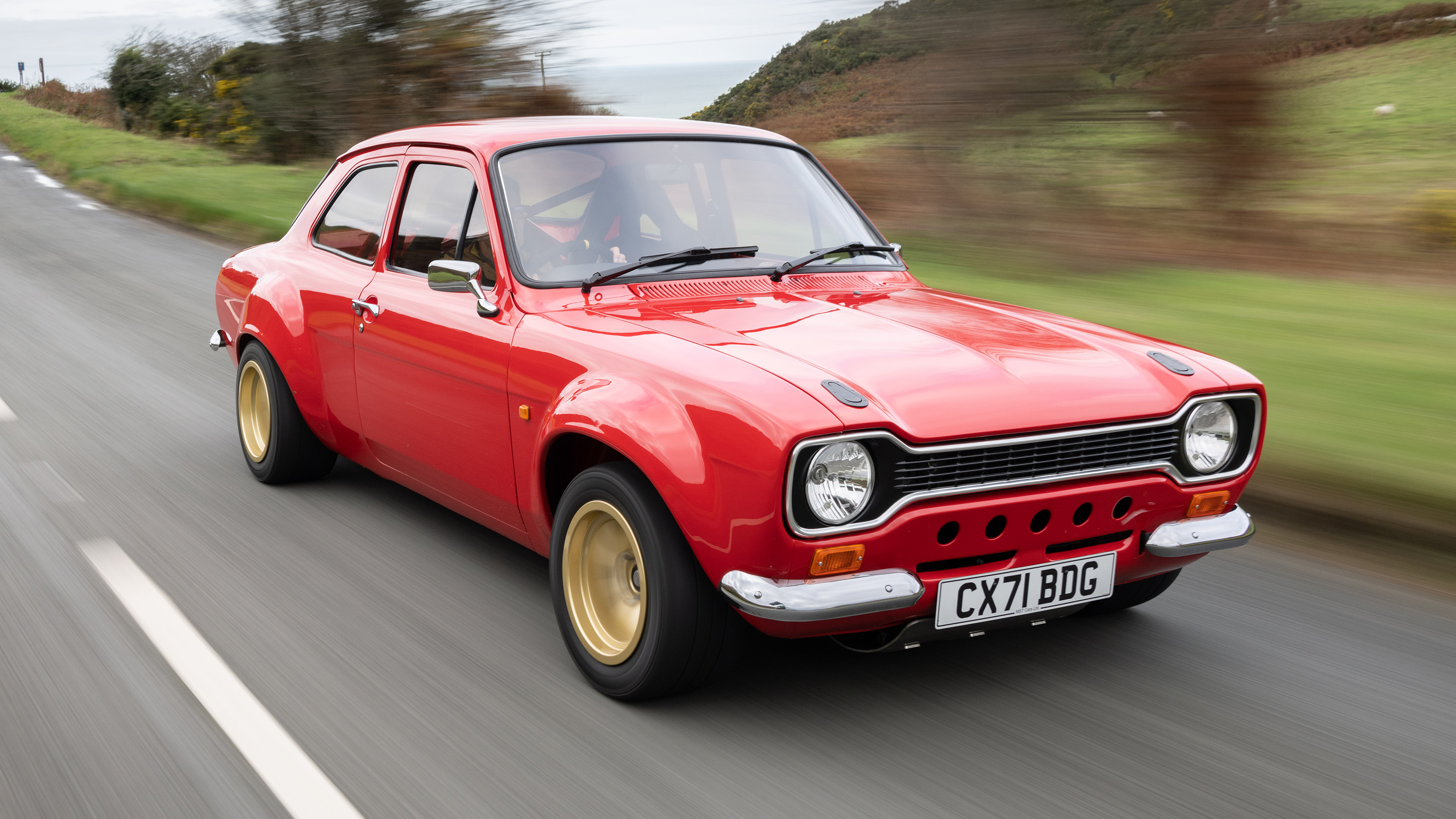 Ford Escort MST red-rocket - front tracking