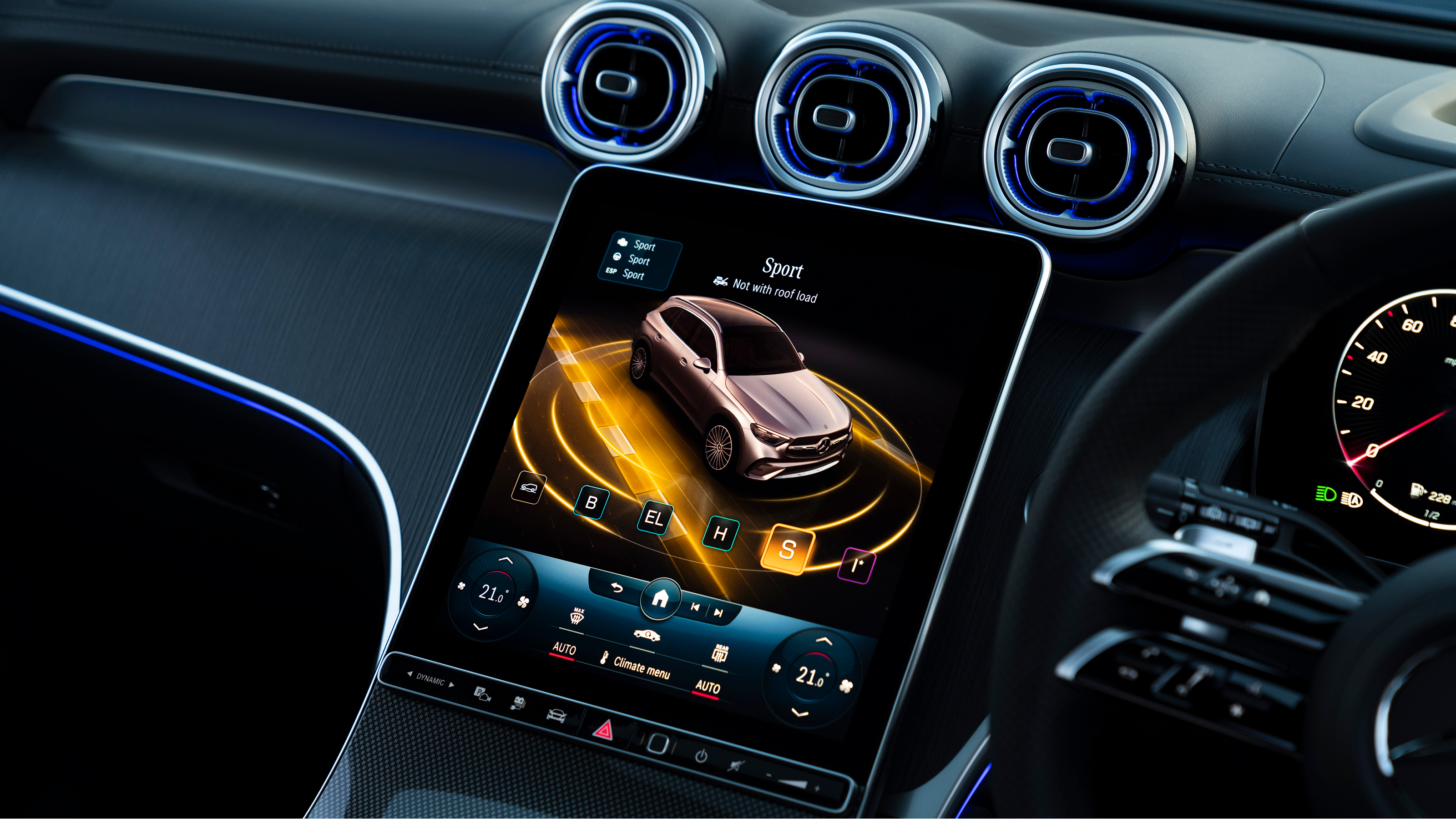 Mercedes GLC 300 e - infotainment screen