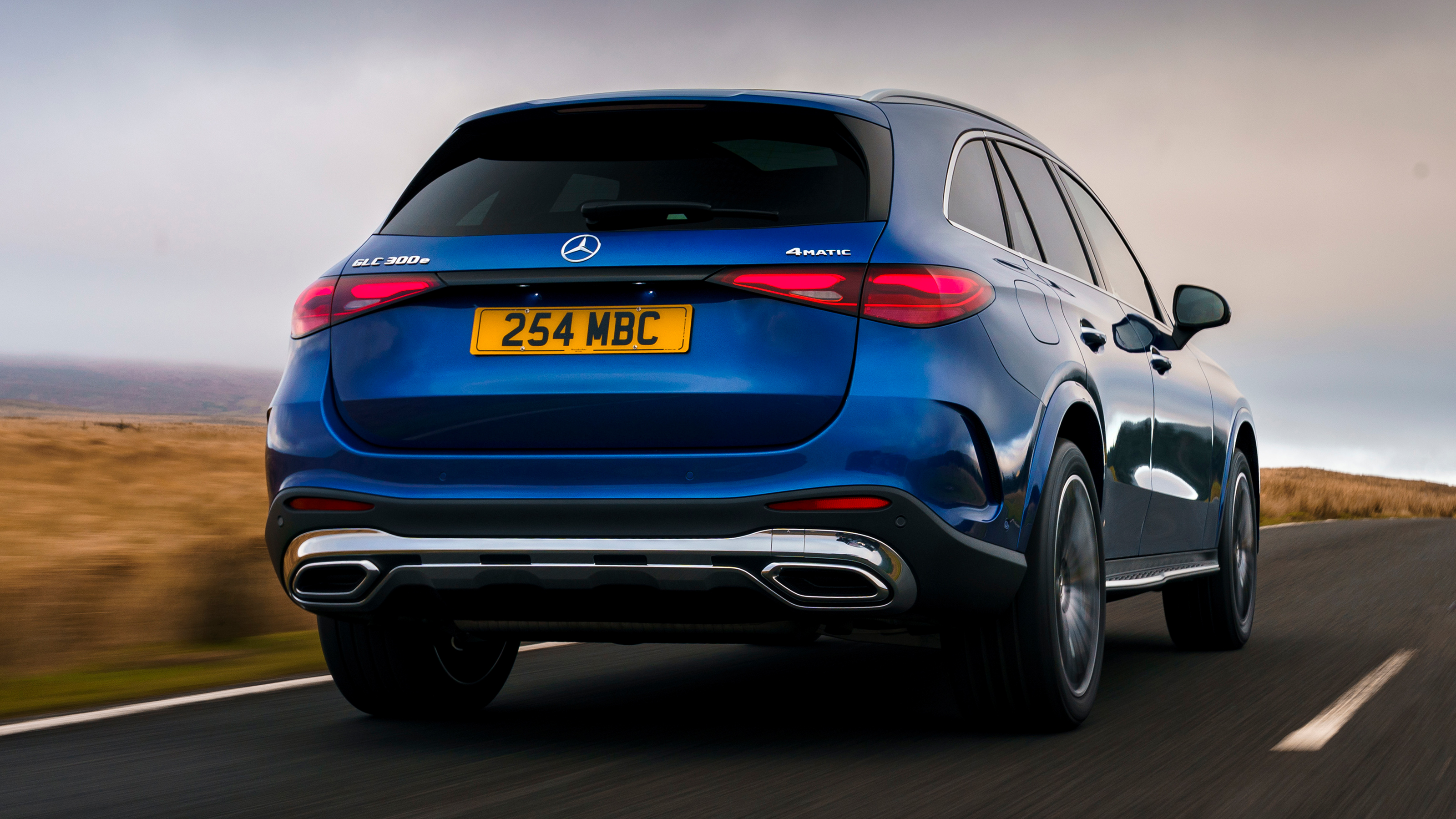 Mercedes GLC 300 e - rear tracking