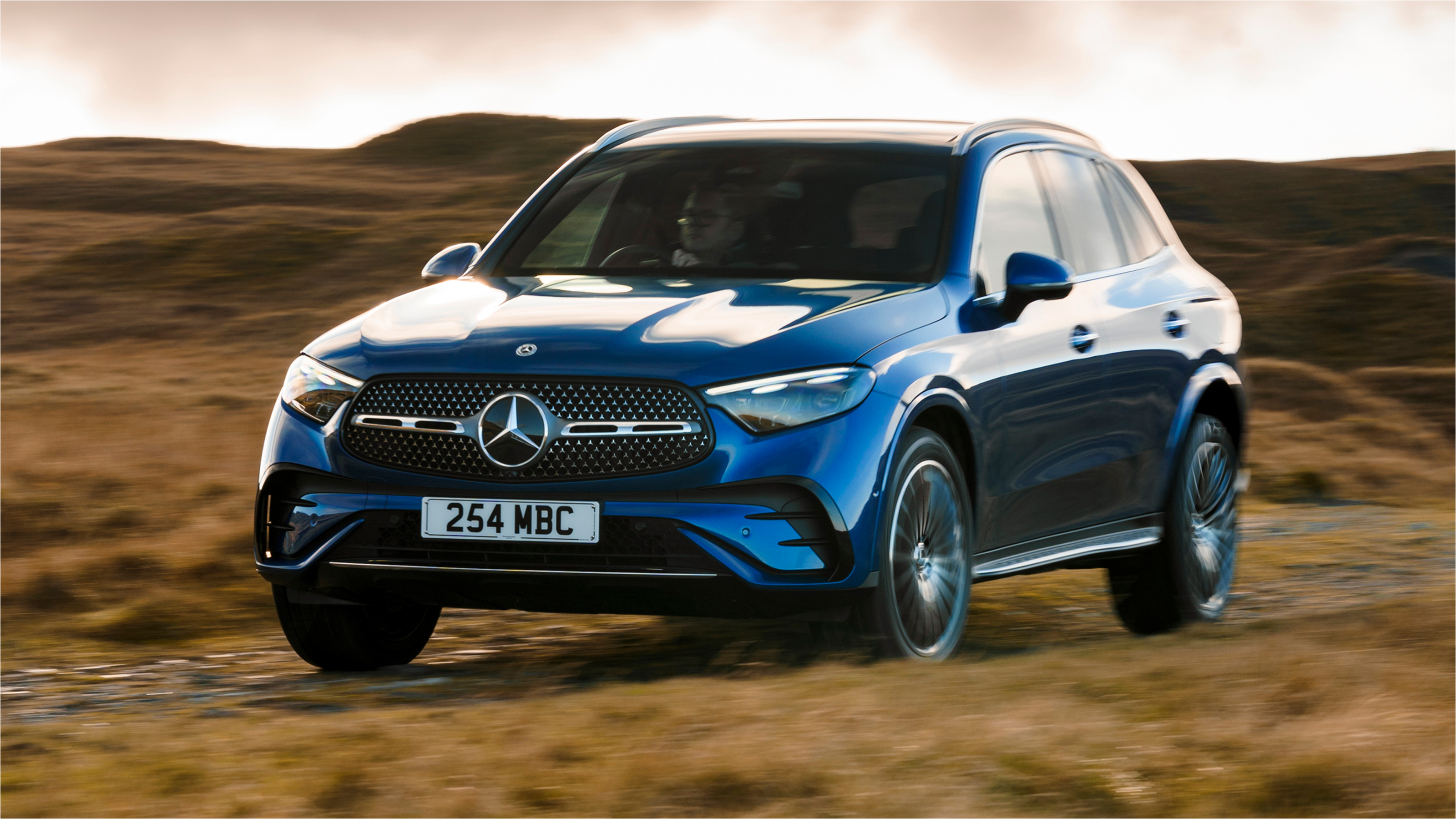 Mercedes GLC 300 e - front cornering