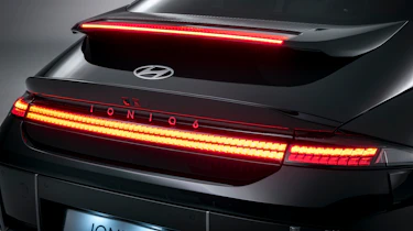 Hyundai Ioniq 6 - rear lightbar