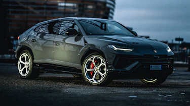 Lamborghini Urus S - front static