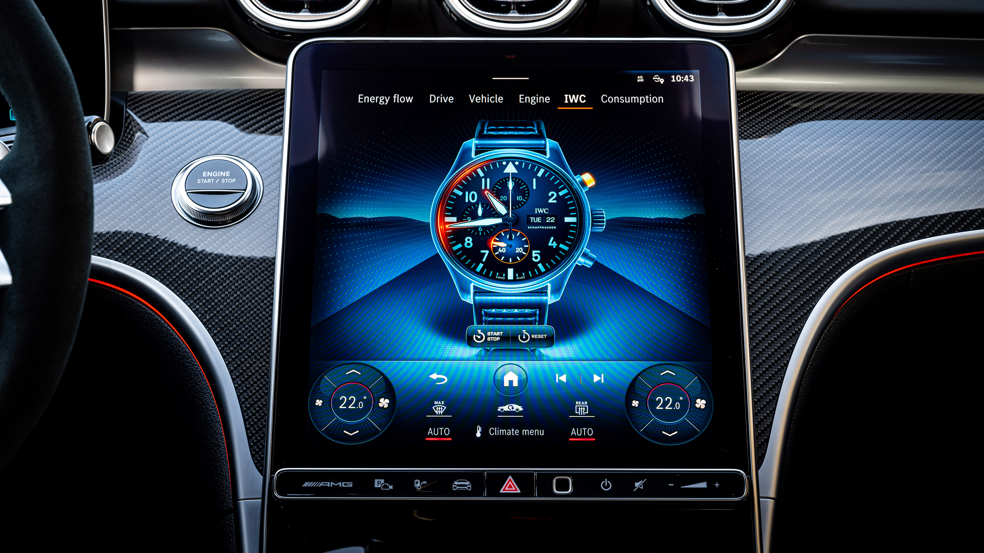 Mercedes-AMG C 63 S E-Performance - screen