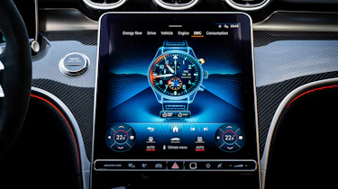 Mercedes-AMG C 63 S E-Performance - screen