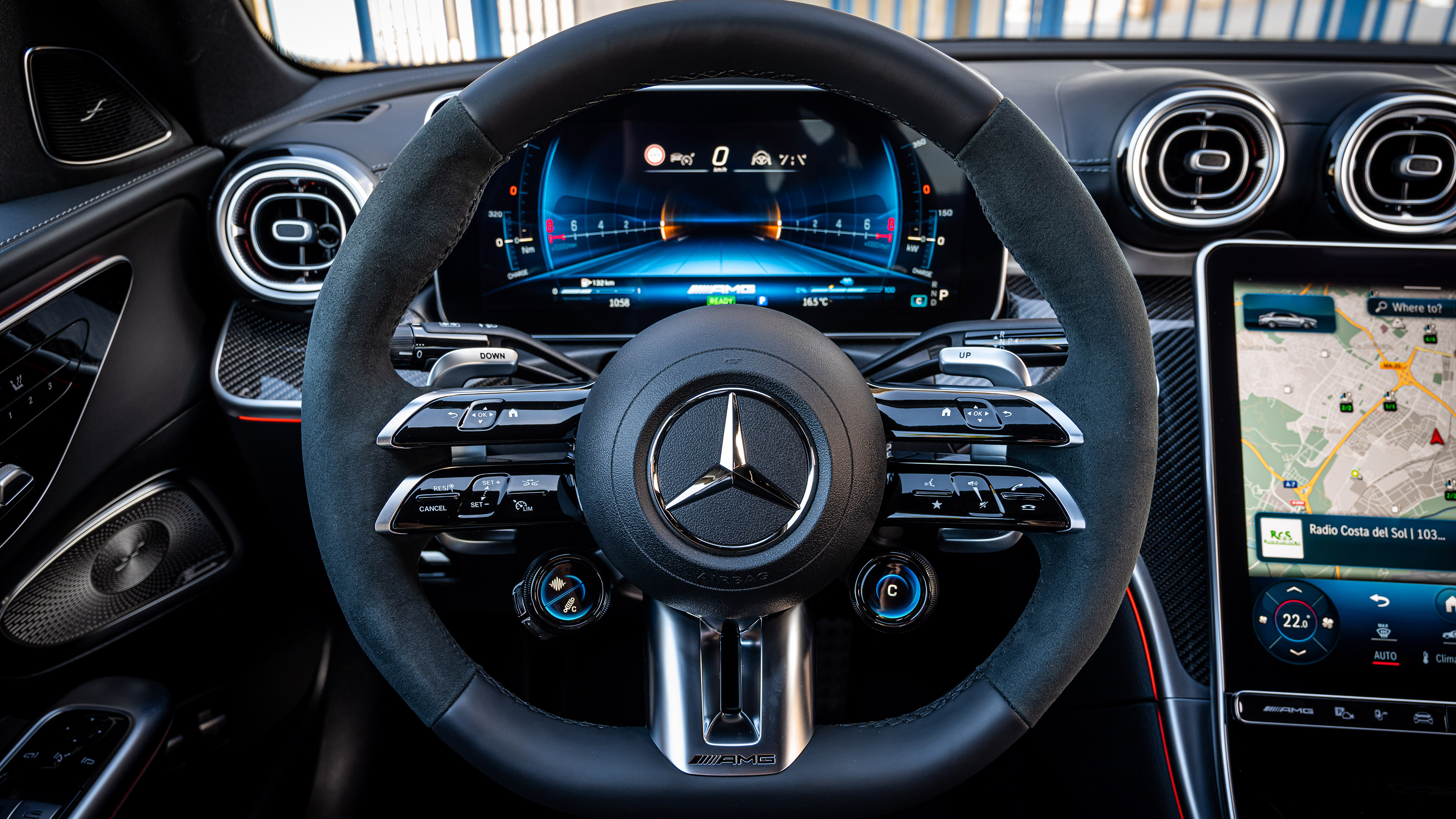 Mercedes-AMG C 63 S E-Performance - steering wheel