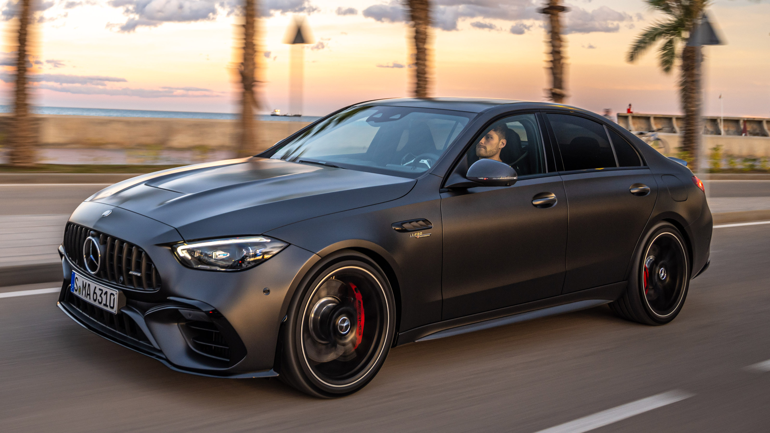 Mercedes-AMG C 63 S E-Performance - front action