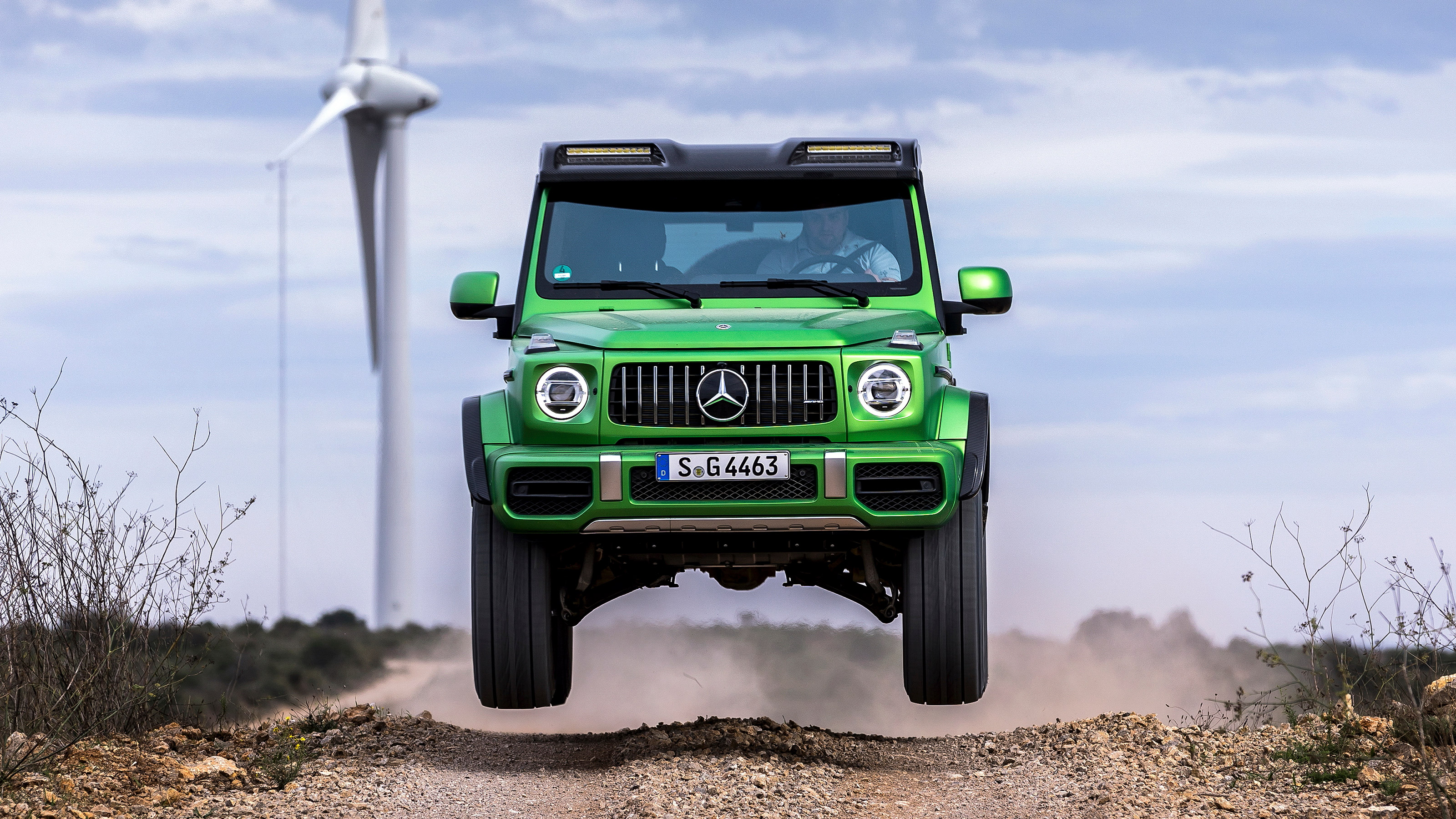 Mercedes-AMG G 63 4x4x2 - jump