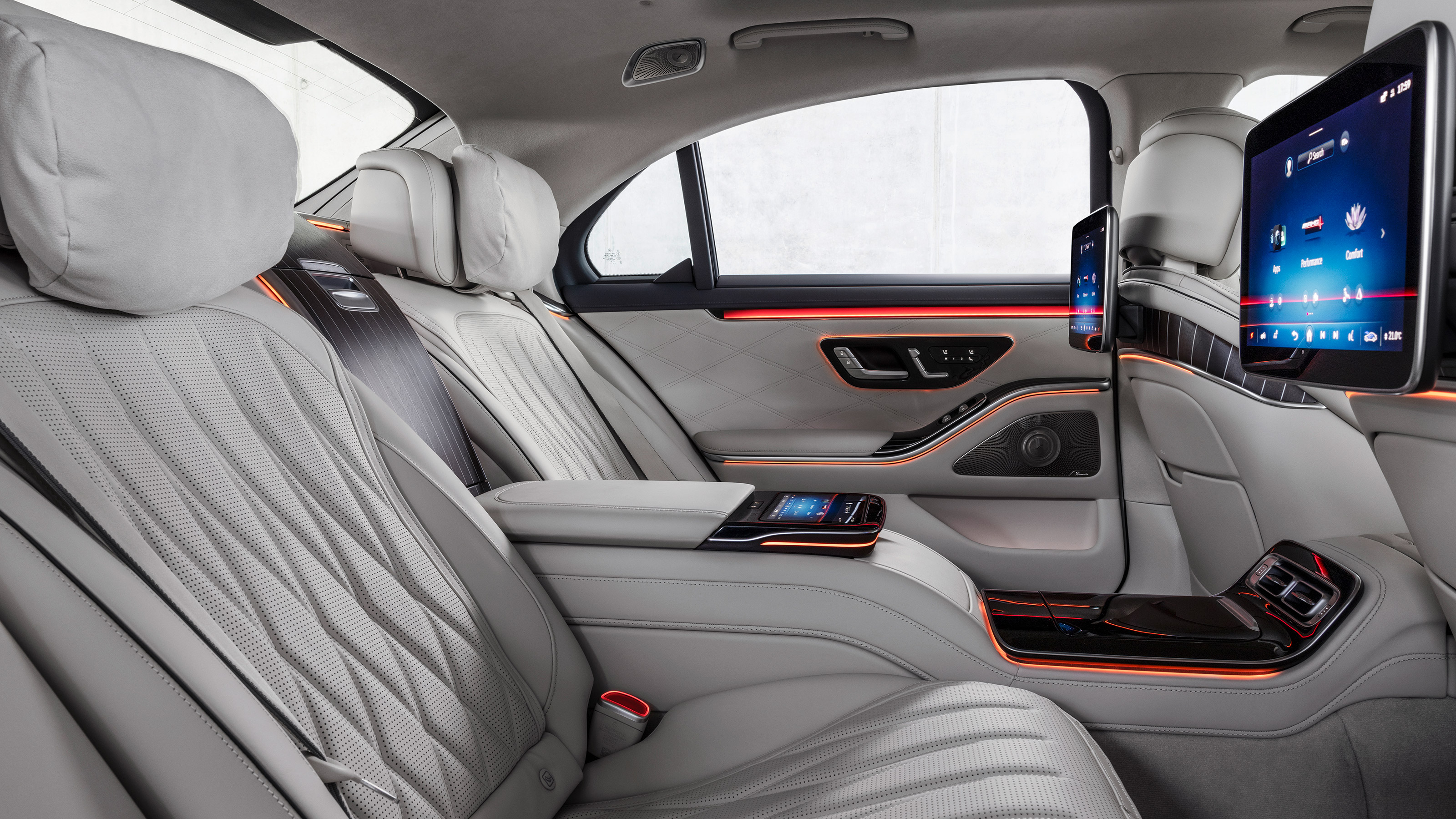 Mercedes-AMG S 63 E-Performance - rear seats