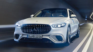 Mercedes-AMG S 63 E-Performance - front action