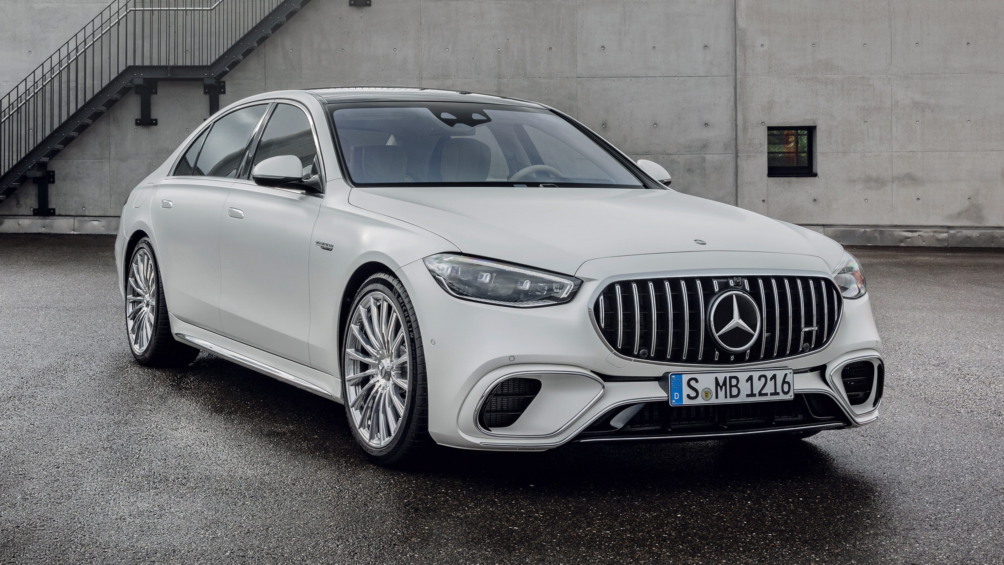 Mercedes-AMG S 63 E-Performance - front static
