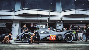 Peugeot 9X8 - in pitlane