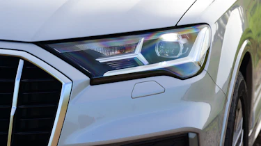 Audi Q7 - headlight