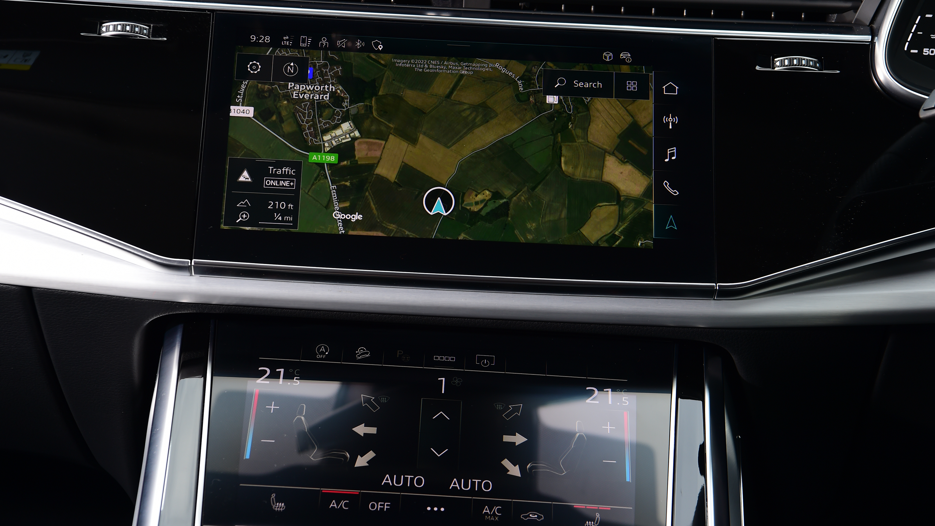 Audi Q7 - infotainment screen