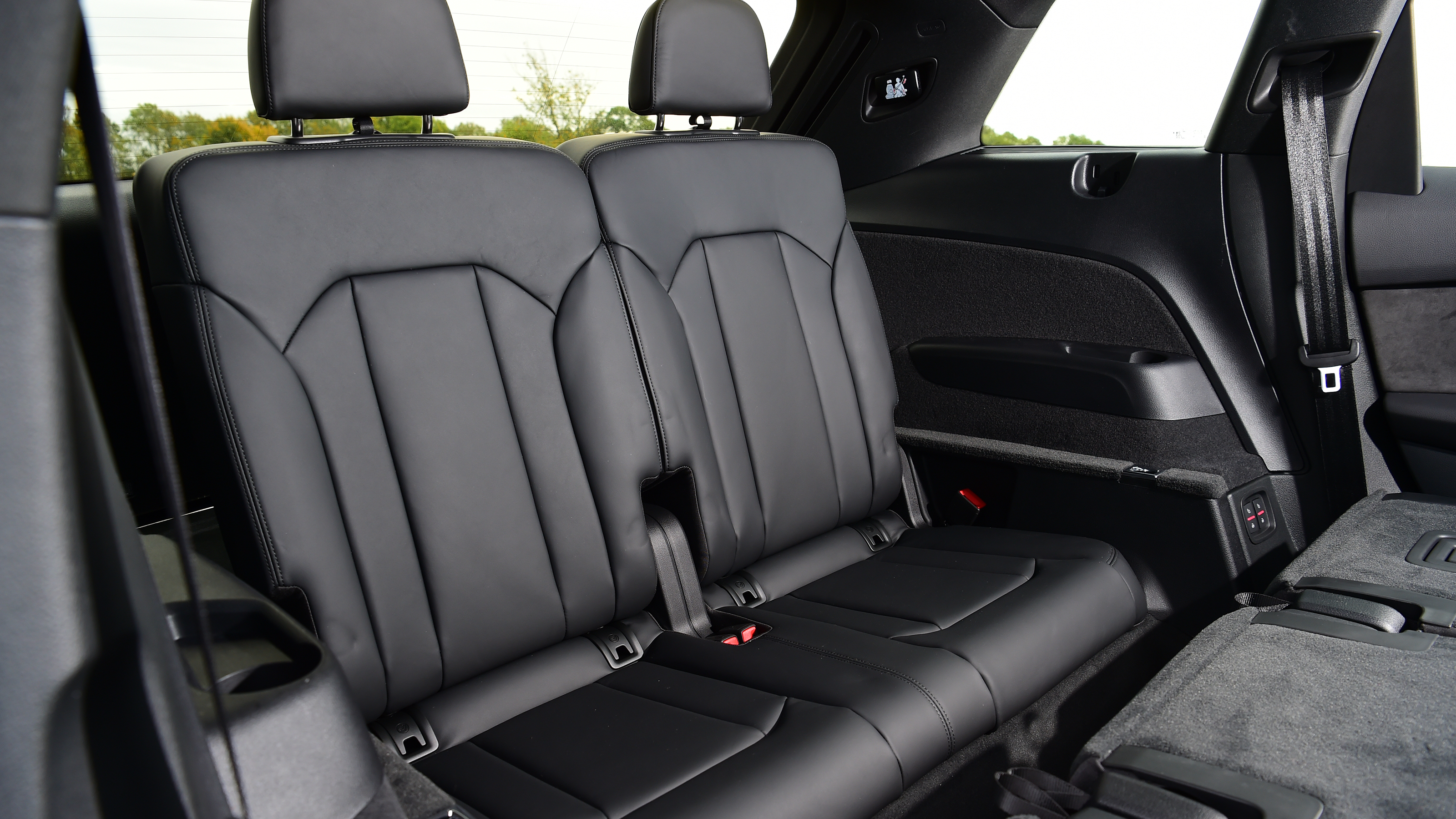 Audi Q7 - rear seats