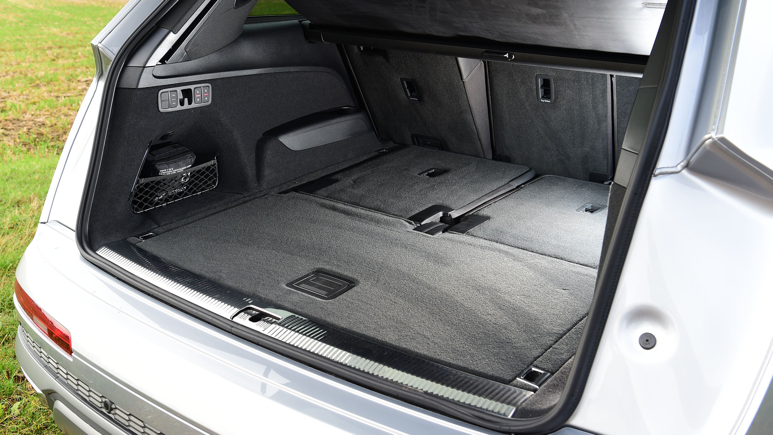 Audi Q7 - boot
