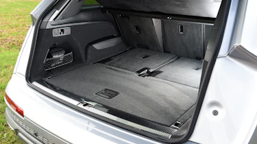 Audi Q7 - boot
