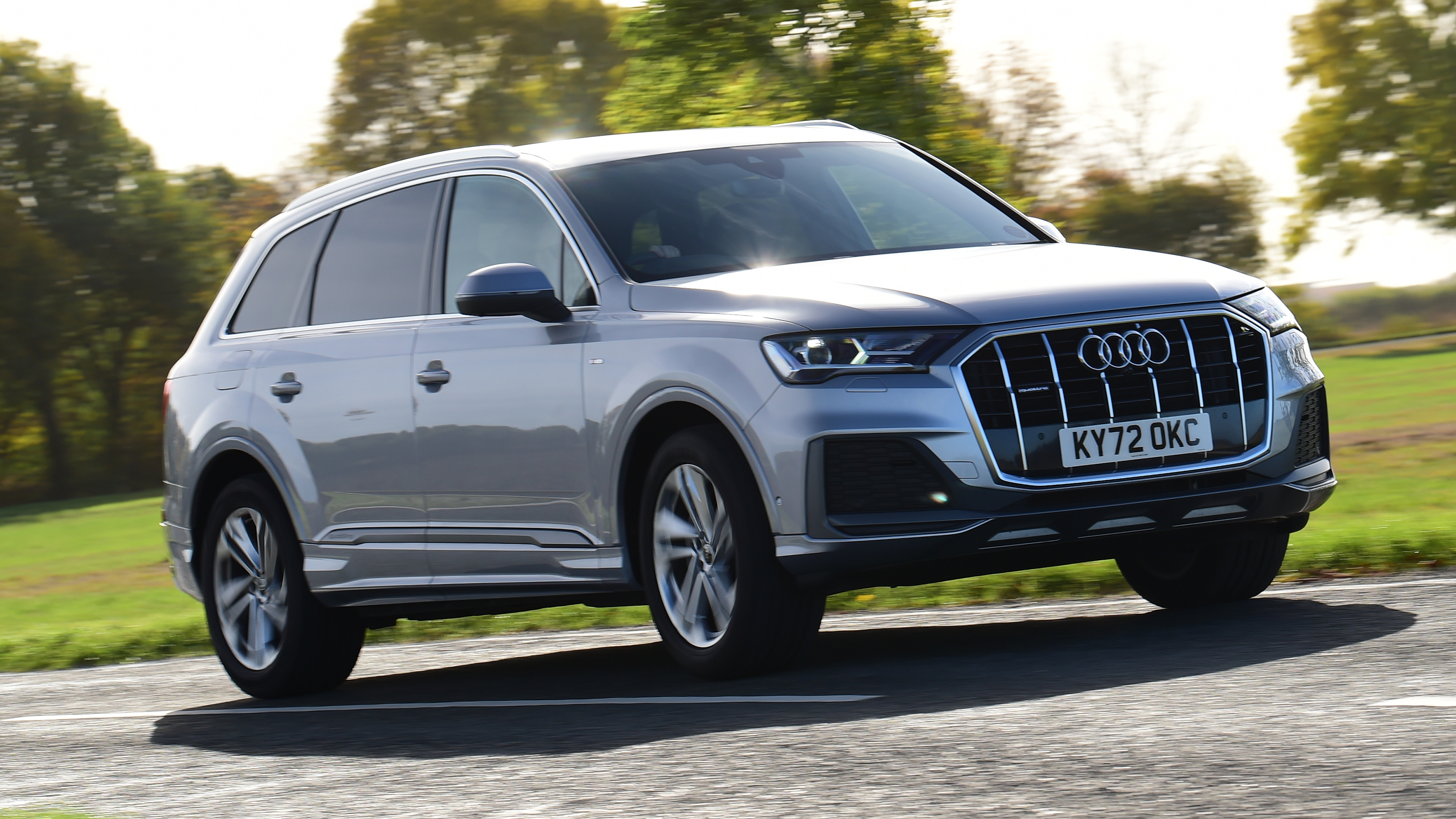 Audi Q7 - front cornering