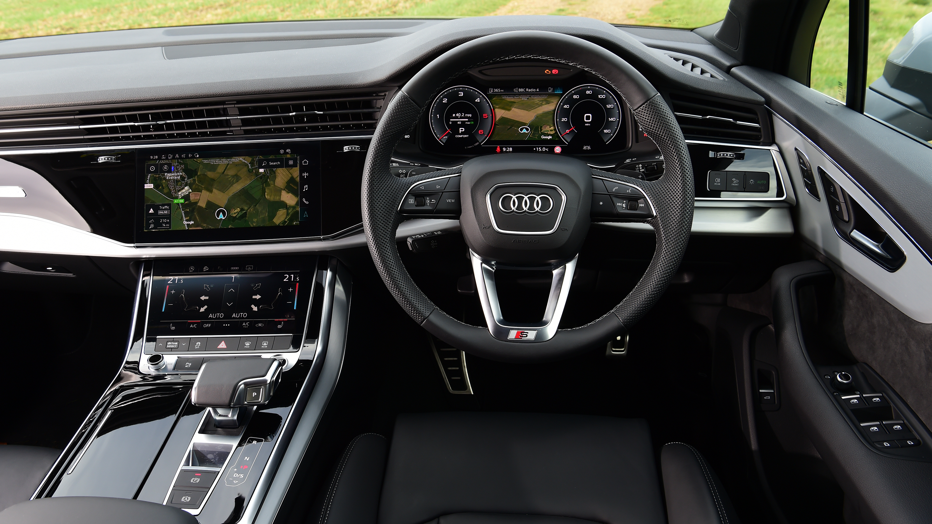 Audi Q7 - interior