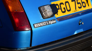 Renault 5 Alpine - rear badge