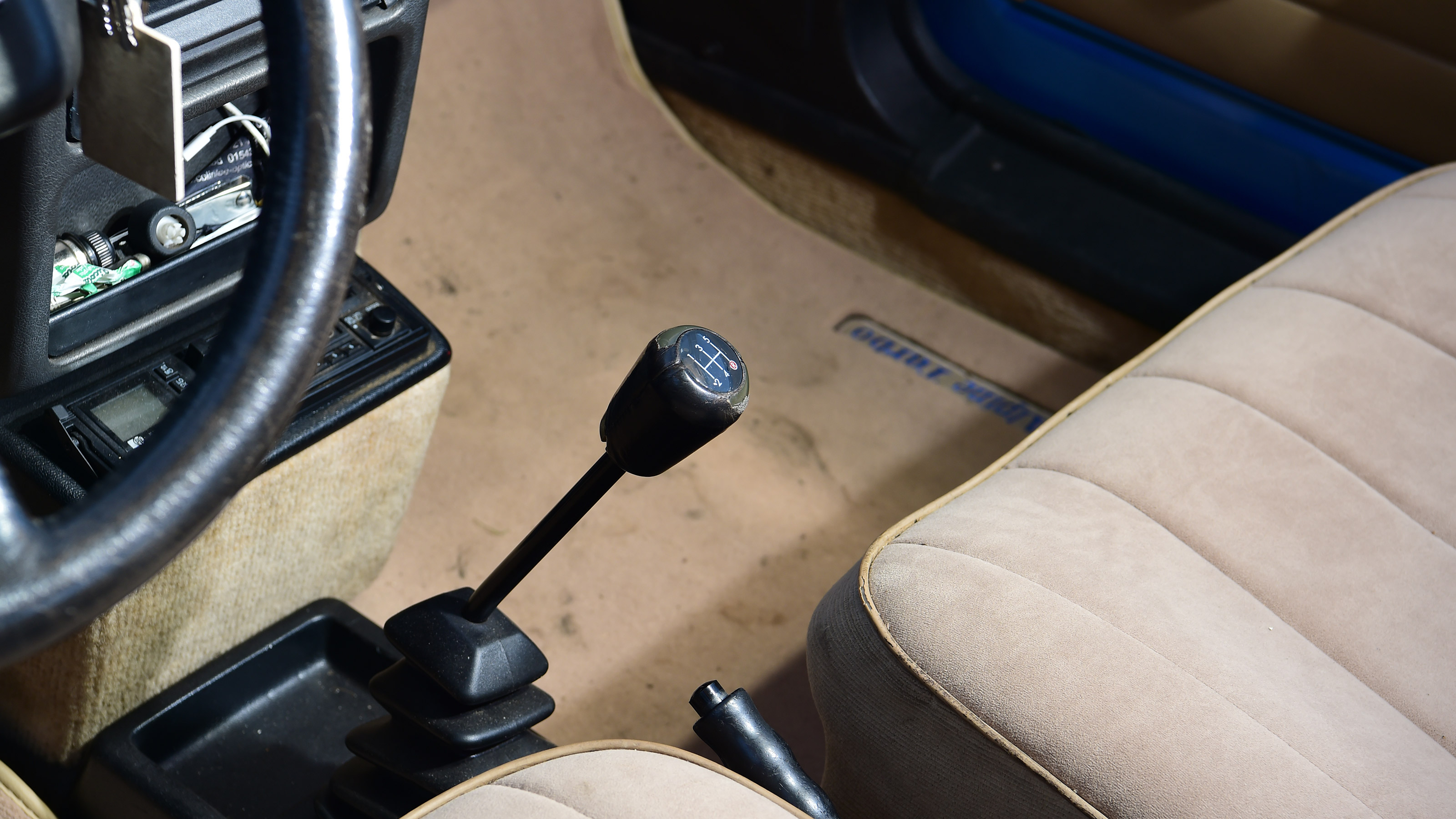 Renault 5 Alpine - gear stick