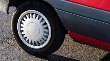 Renault 5 Campus - wheel