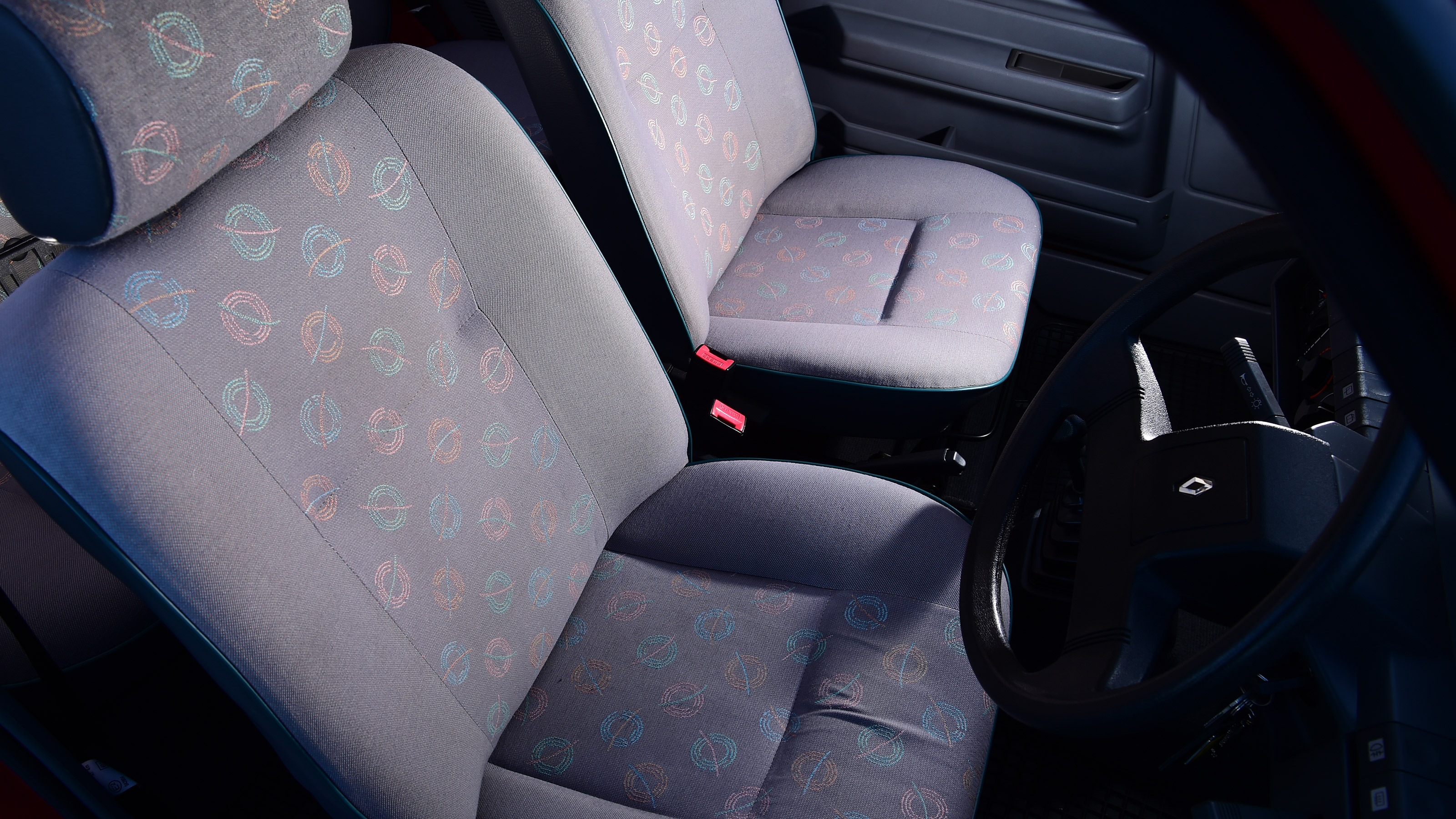 Renault 5 Campus - seats