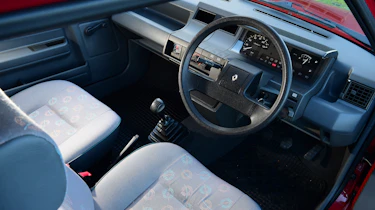Renault 5 Campus - dash