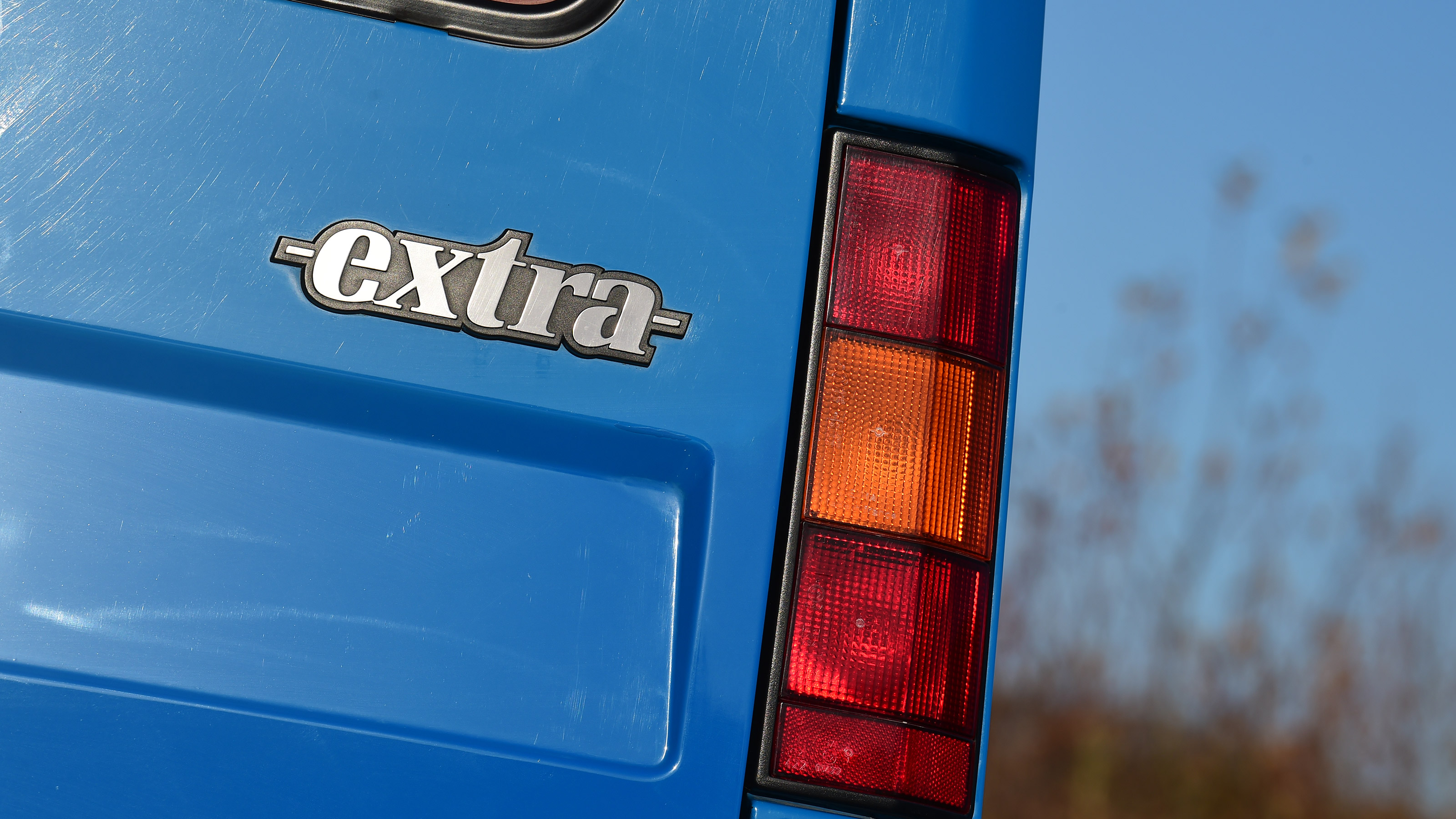 Renault 5 Extra - rear badge