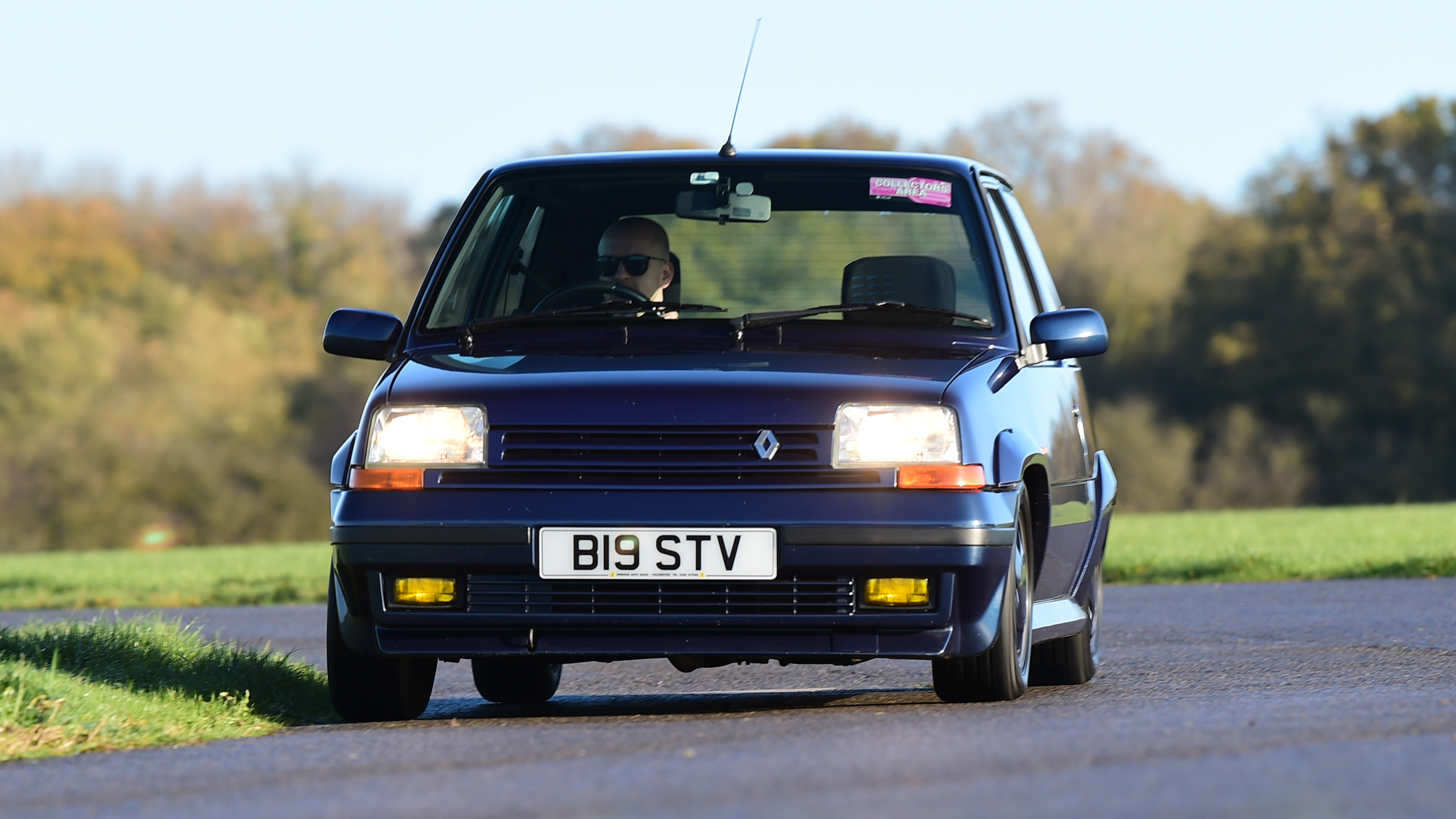 Renault 5 GT Turbo - front cornering