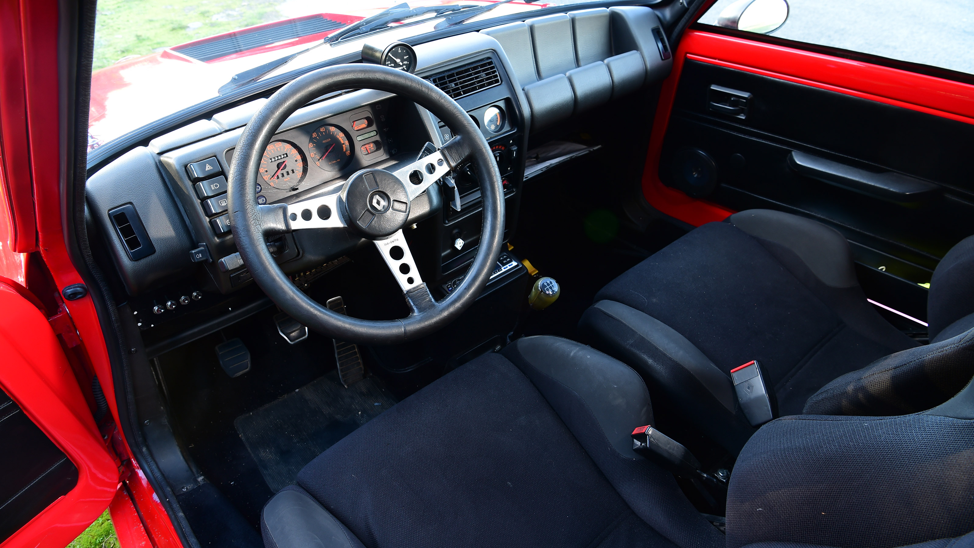 Renault 5 Turbo 2 - dash