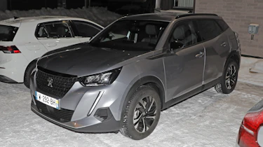 Peugeot 2023 spyshot - front angle