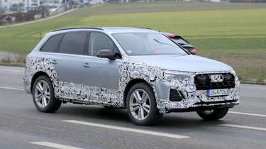 Audi Q7 facelift spy shots - front