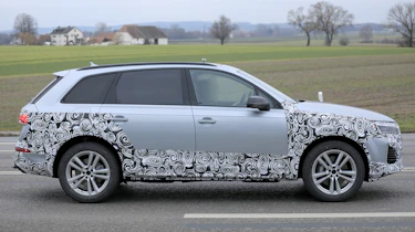 Audi Q7 facelift spy shots - side