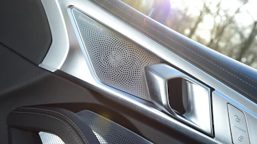 BMW M850i - door handle and tweeter