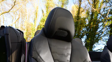 BMW M850i - headrest