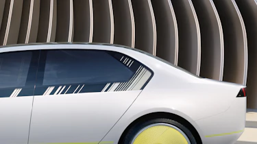 BMW i Vision Dee concept - rear profile