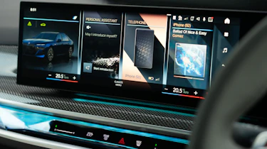 BMW i7 - infotainment screen