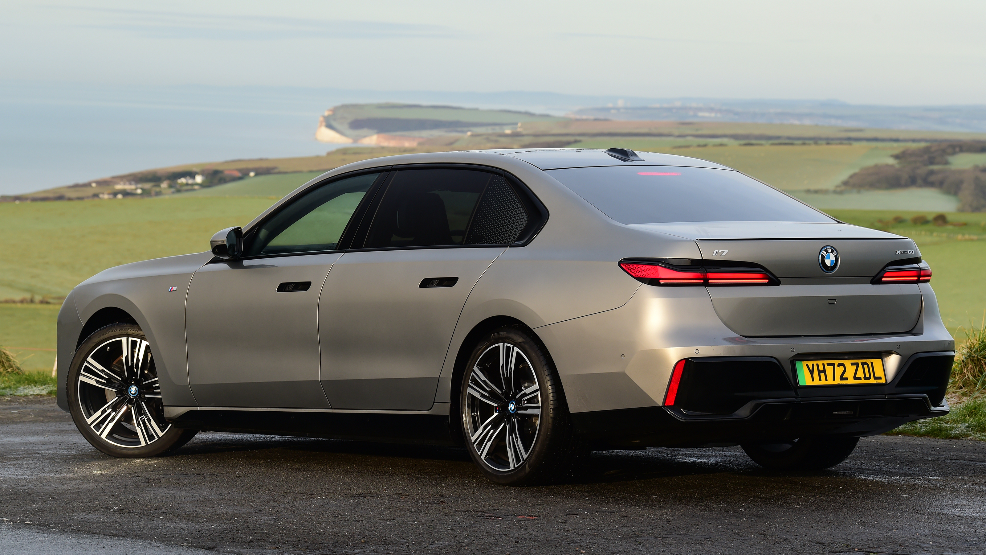 BMW i7 - rear static