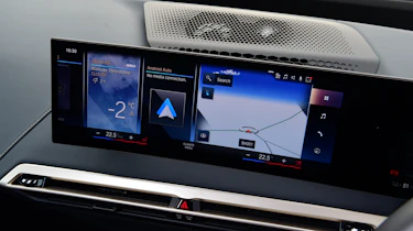 BMW iX M60 - infotainment screen