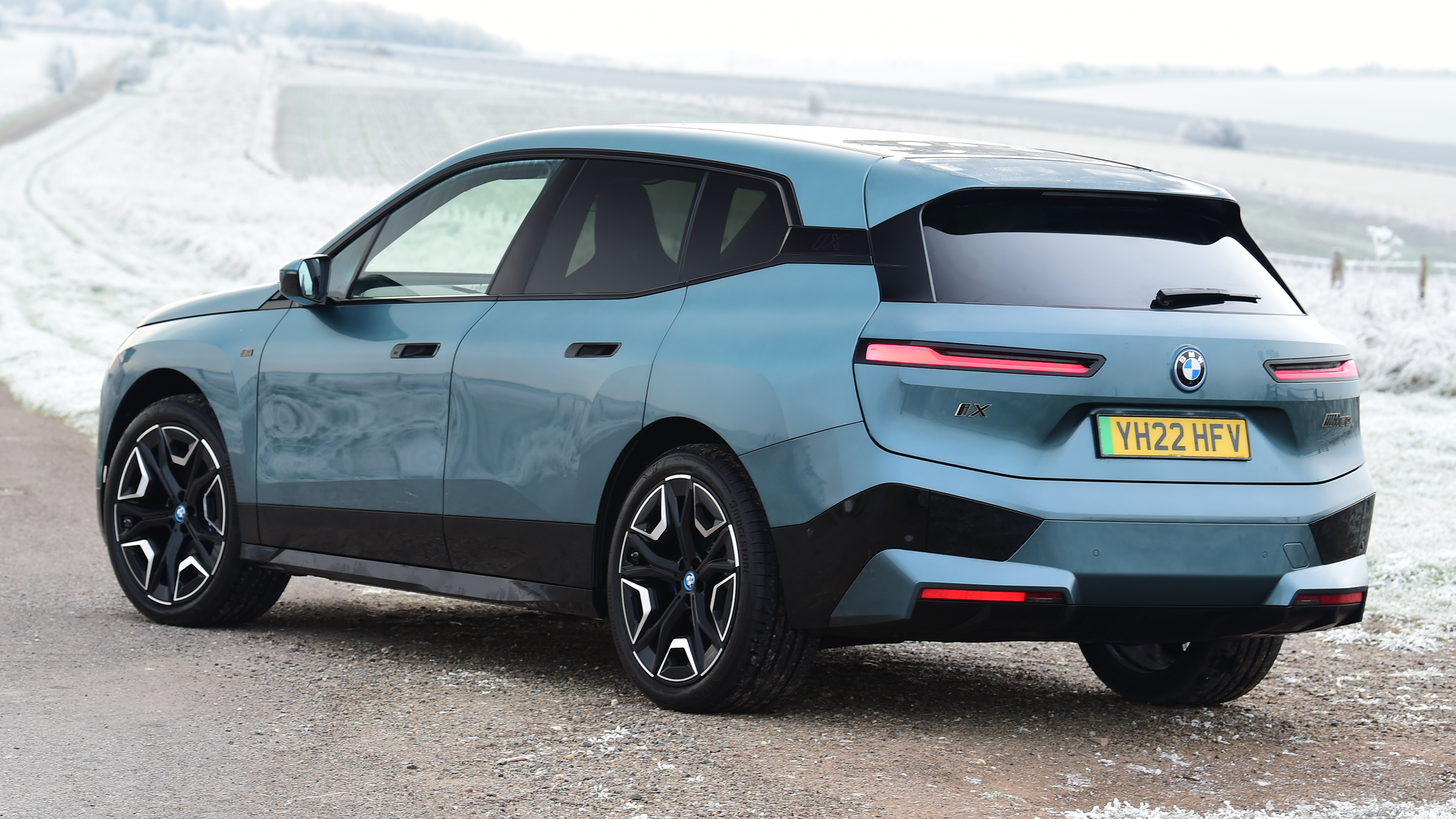 BMW iX M60 - rear static