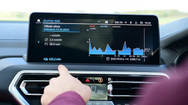 BMW iX3 - operating infotainment system