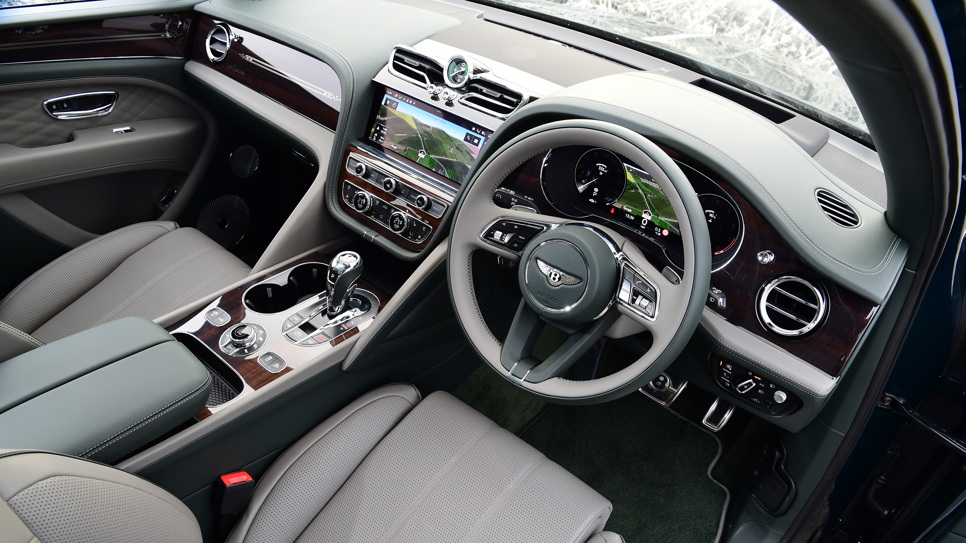 Bentley Bentayga EWB - interior (driver's door view)
