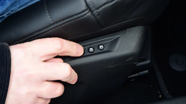Citroen C5 X Shine - seat controls