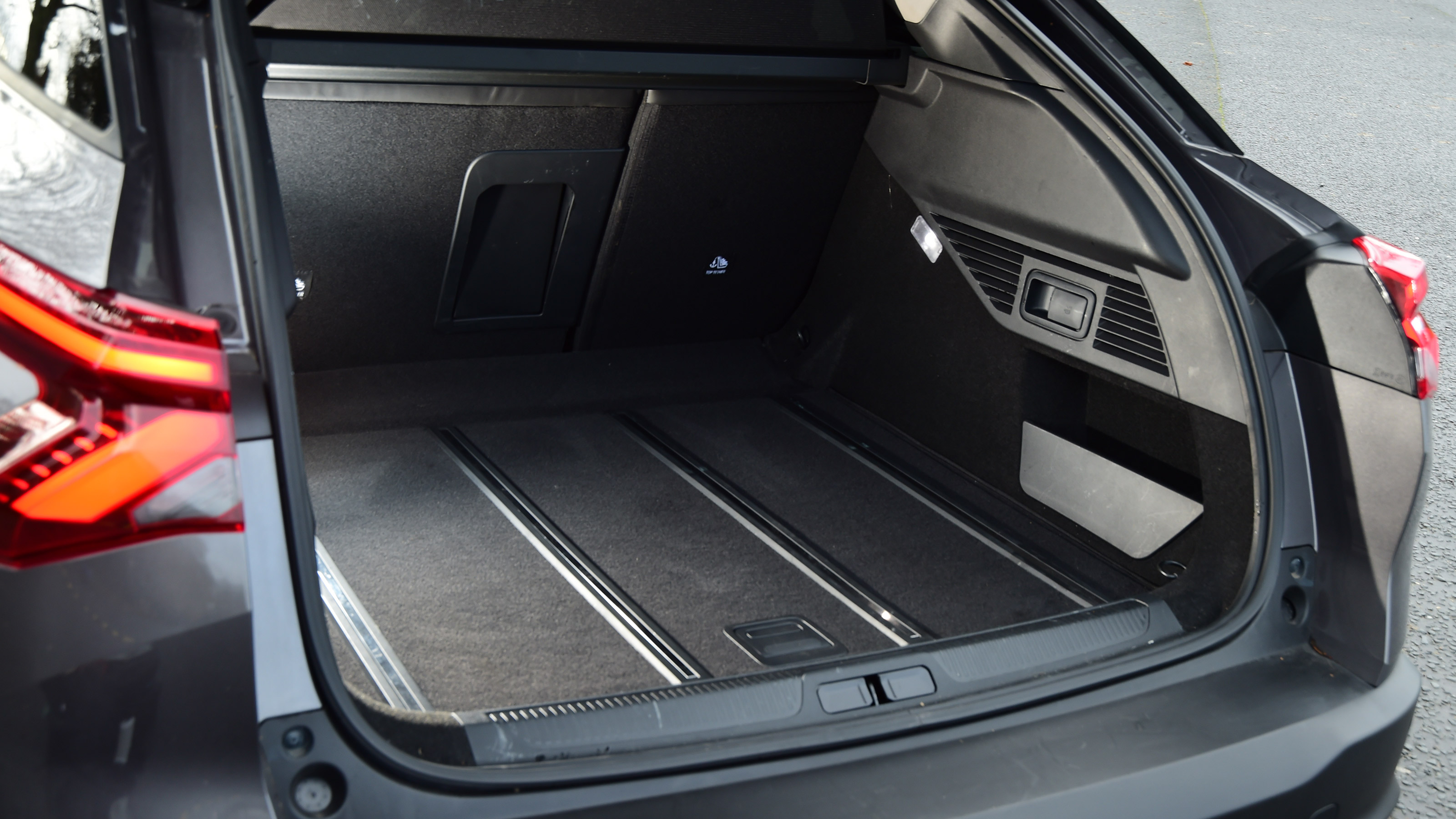 Citroen C5 X Shine - boot