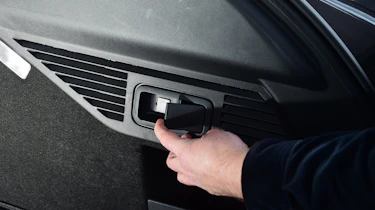 Citroen C5 X Shine - boot controls