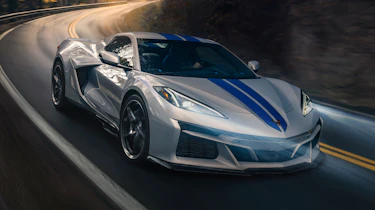Chevrolet Corvette E-Ray (white with blue stripe) - front tracking